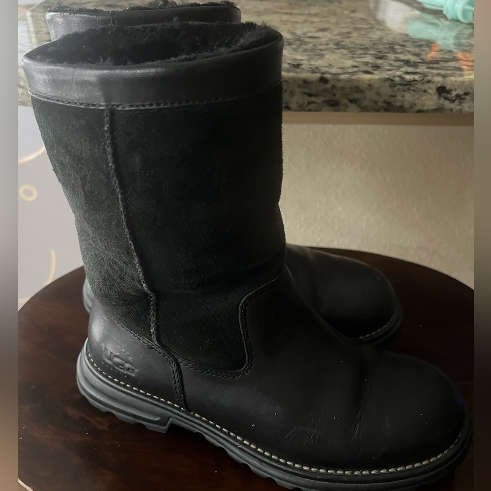 Vintage UGG Fur Lined Leather Boots